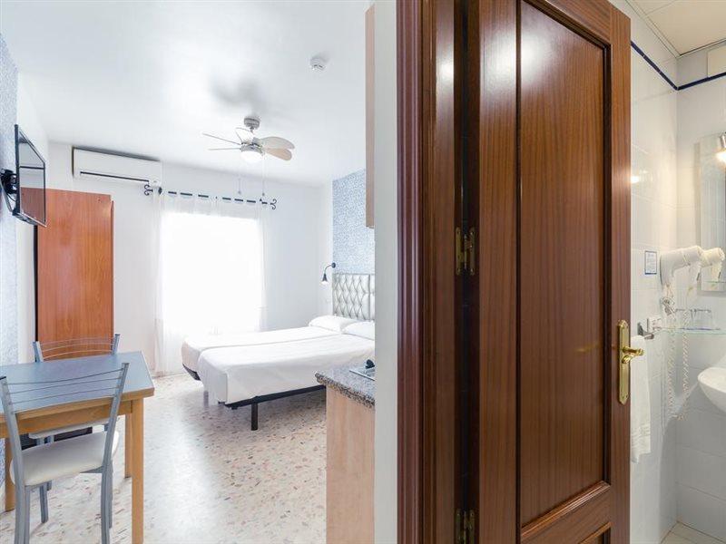Candisol Cozy Inns Torremolinos Exterior photo