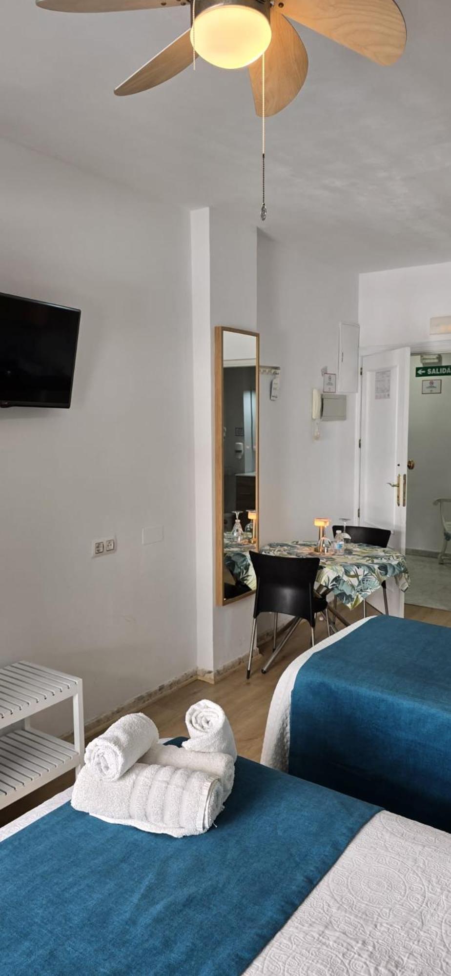 Candisol Cozy Inns Torremolinos Exterior photo