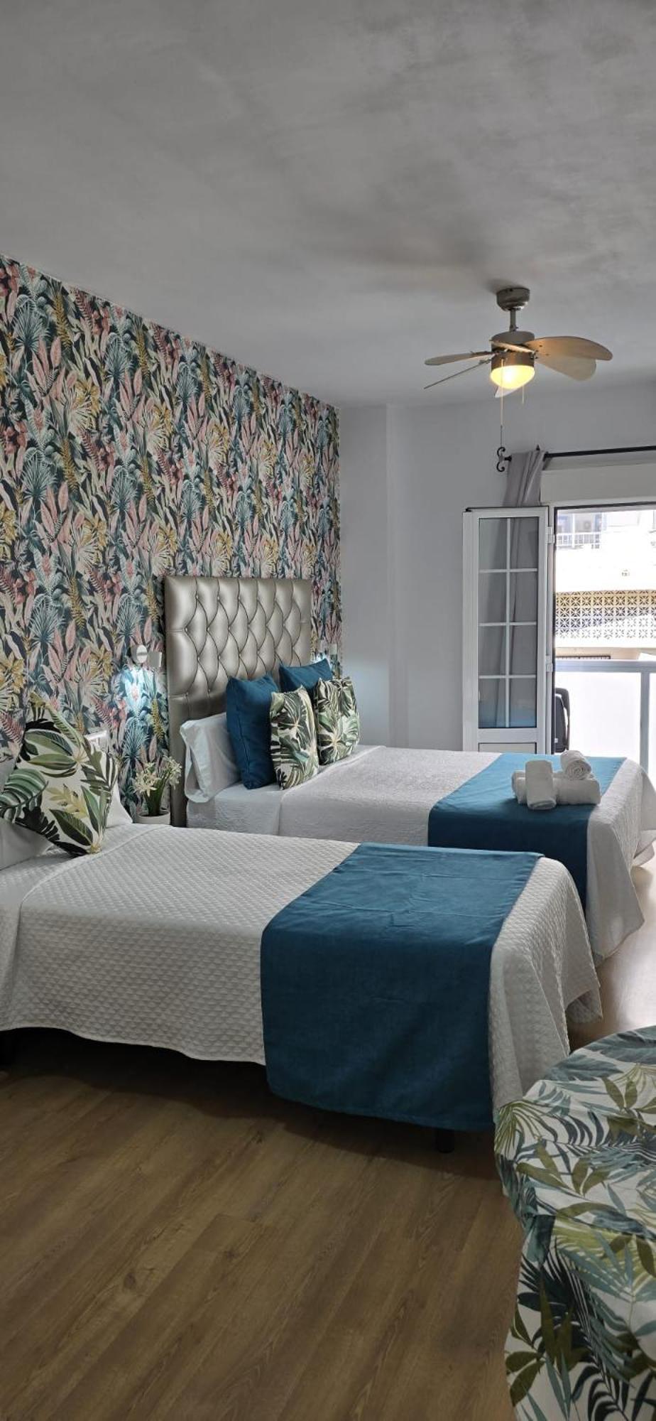 Candisol Cozy Inns Torremolinos Exterior photo