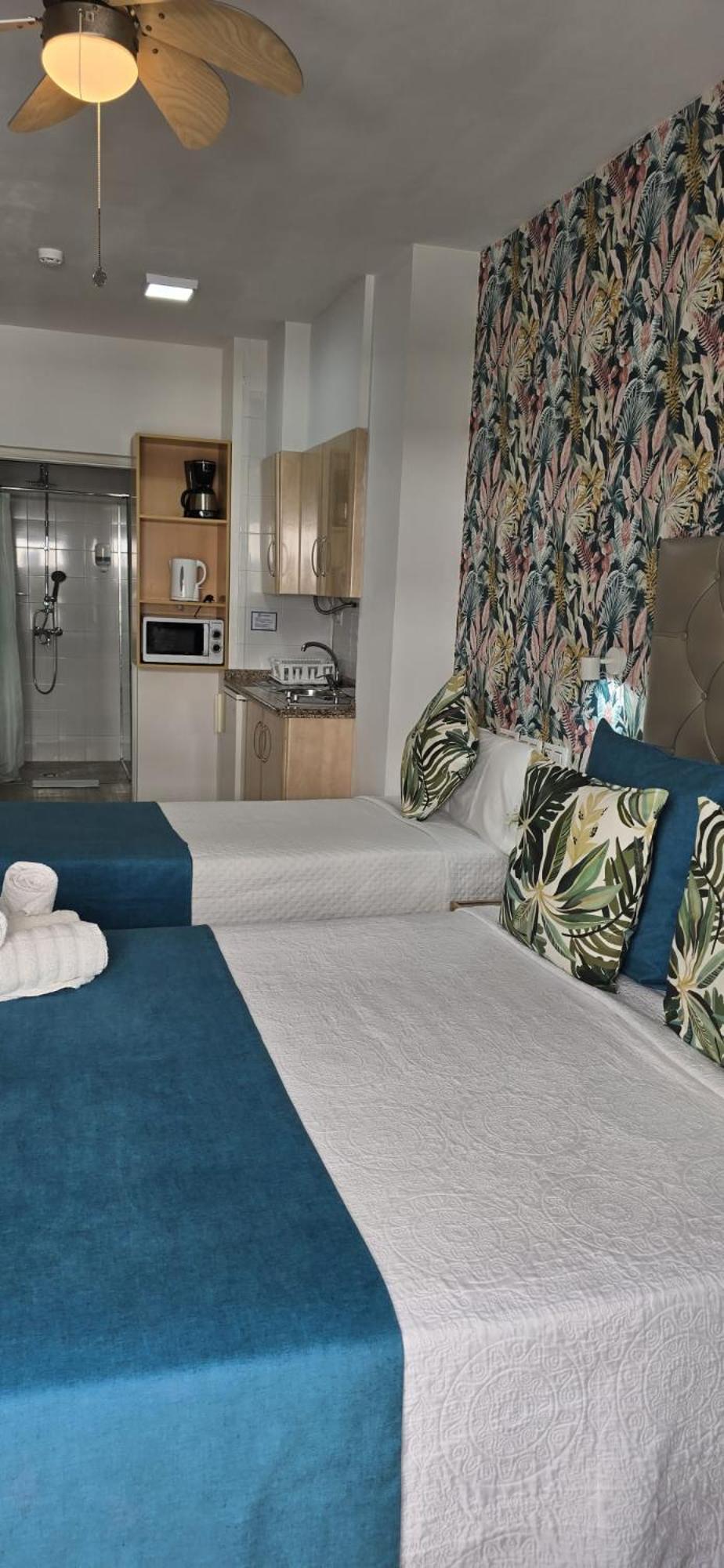 Candisol Cozy Inns Torremolinos Exterior photo