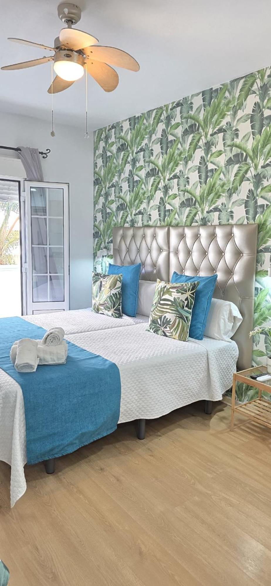 Candisol Cozy Inns Torremolinos Exterior photo