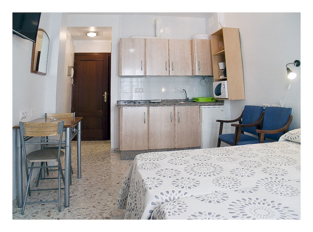 Candisol Cozy Inns Torremolinos Exterior photo